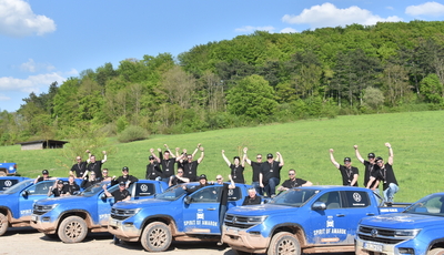 Team ''Gartenfrse'' siegt bei Offroad-Rallye mit VW Amarok