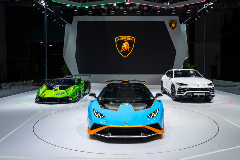 Lamborghini zeigt flotten Dreier