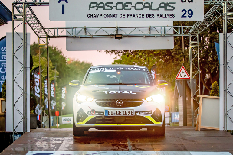 Opels Rallye-Stromer besteht die Generalprobe