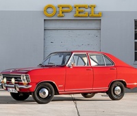 Opel auf großer Jubiläumsrallye