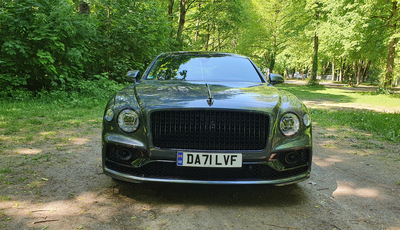Bentley Flying Spur W12 - Lounge mit 635 PS