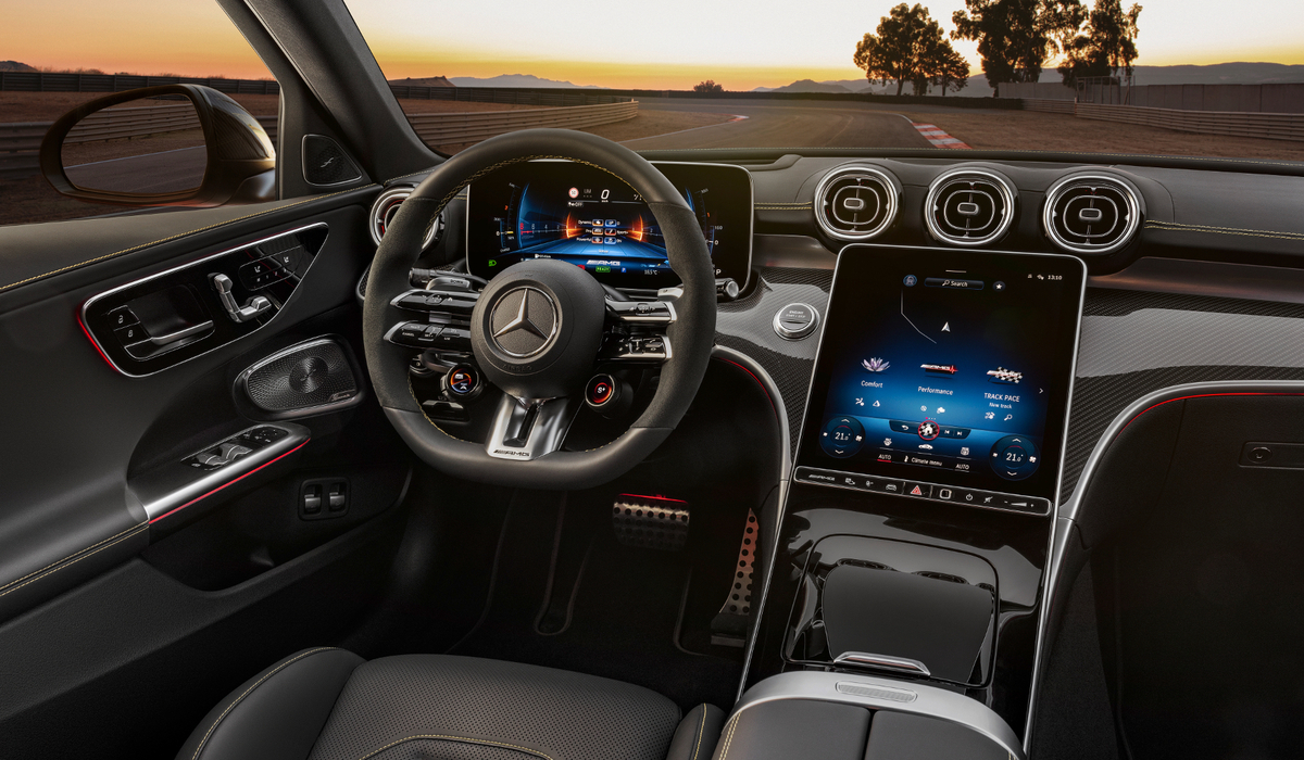 mid Groß-Gerau - Das MBUX-Infotainmentsystem beinhaltet verschiedene AMG- und Hybrid-spezifische Anzeigen und Funktionen. Mercedes-Benz