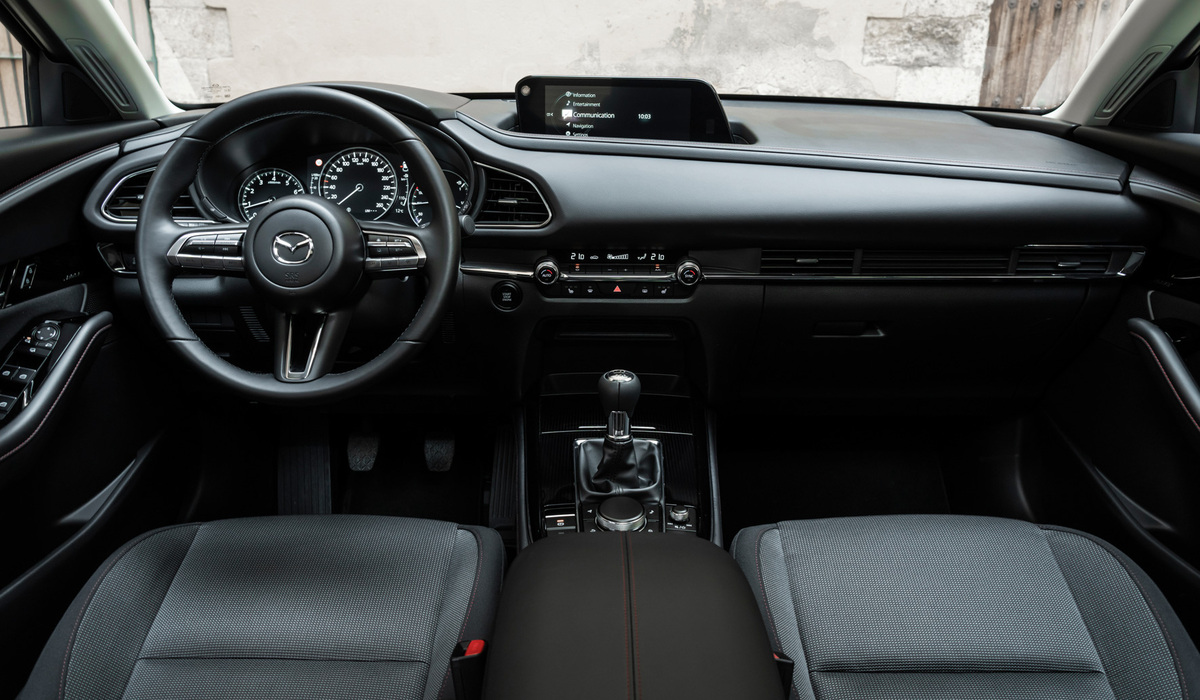 mid Groß-Gerau - Der Innenraum ist sehr aufgeräumt und Intuitiv zu bedienen. Mazda