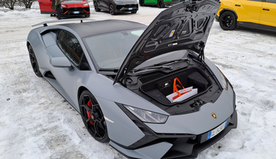 Lamborghini Huracan und Urus beim Winter Drive