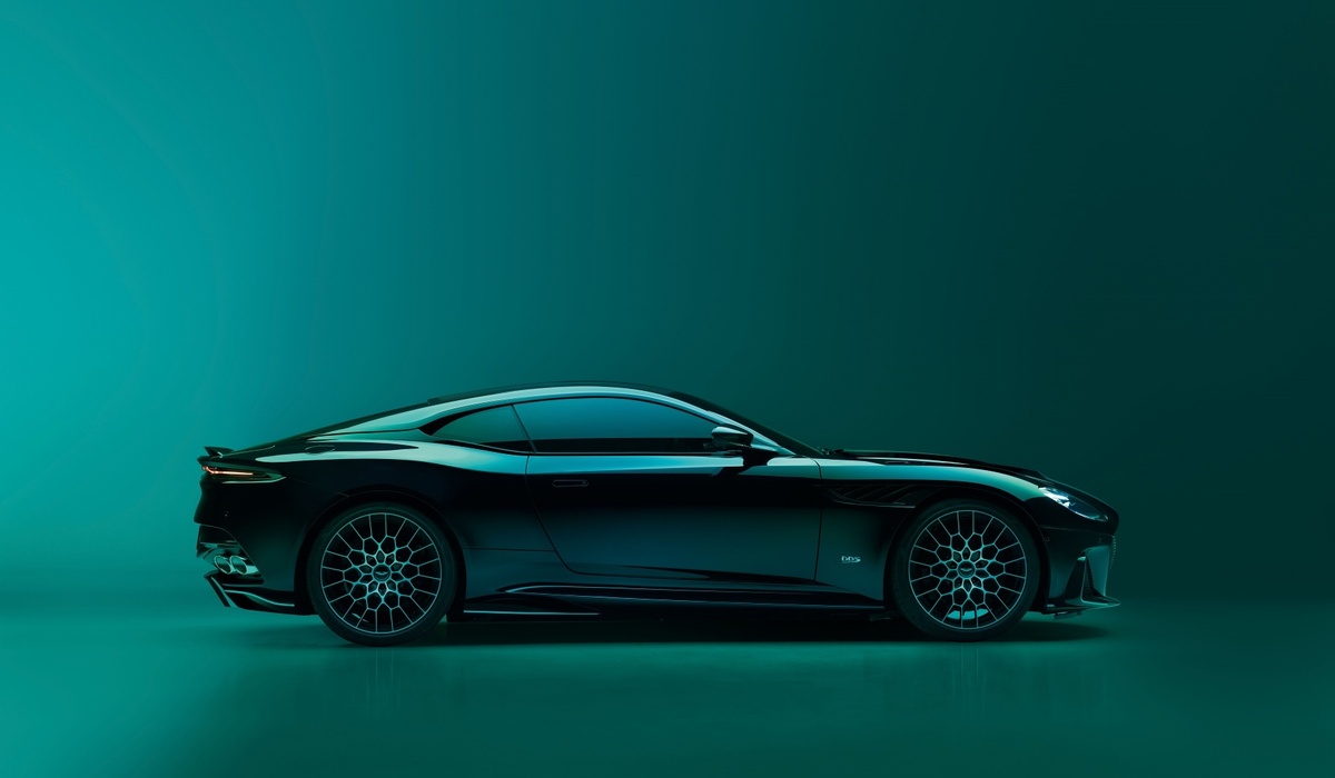 mid Groß-Gerau - Mit 770 PS und einer Top-Speed von 340 km/h ist der DBS 770 Ultimate leistungsstärkstes Serienfahrzeug von Aston Martin. Aston Martin