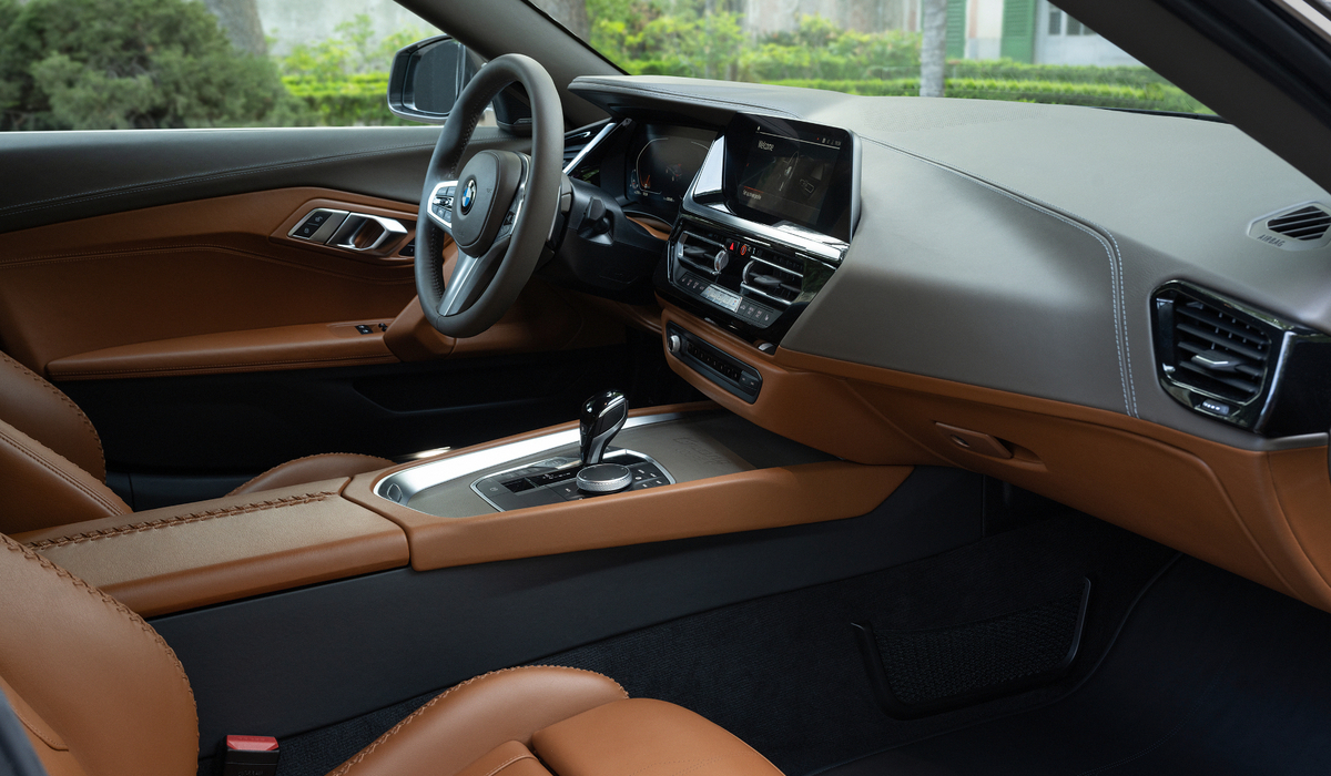 mid Groß-Gerau - Das Innenraum-Ambiente des BMW Concept Touring Coupe ist von markentypischer Fahrerorientierung im Cockpit geprägt. BMW