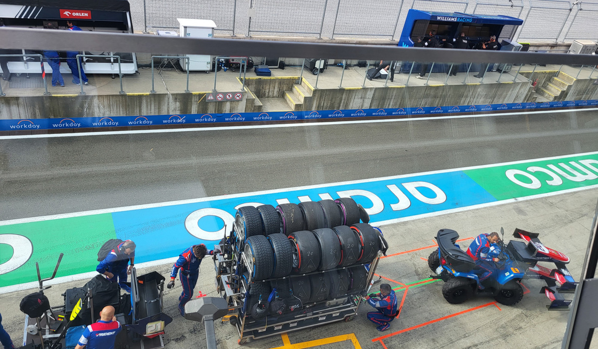 mid Spielberg - Nach ihrer harten Arbeit auf den Rennstrecken werden Motorsportreifen von Pirelli zur Rückgewinnung von Material oder Energie in Aufbereitungsanlagen geschickt. Jutta Bernhard / mid