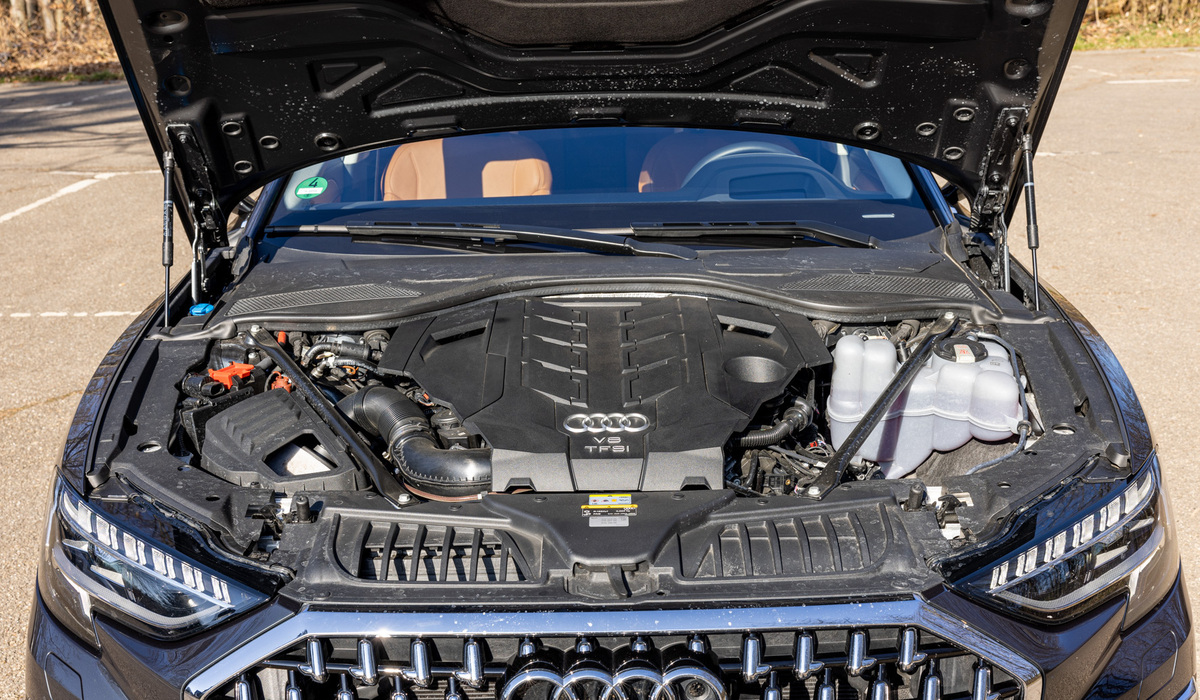 mid Groß-Gerau - Einer der Letzten seiner Art, der 4,0 Liter Biturbo V8 im A8 L 60 TFSI quattro. Mike Neumann / mid