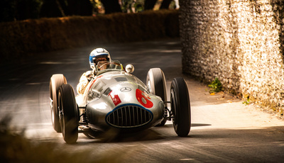Mercedes-Benz Heritage lässt in Goodwood Silberpfeile glänzen
