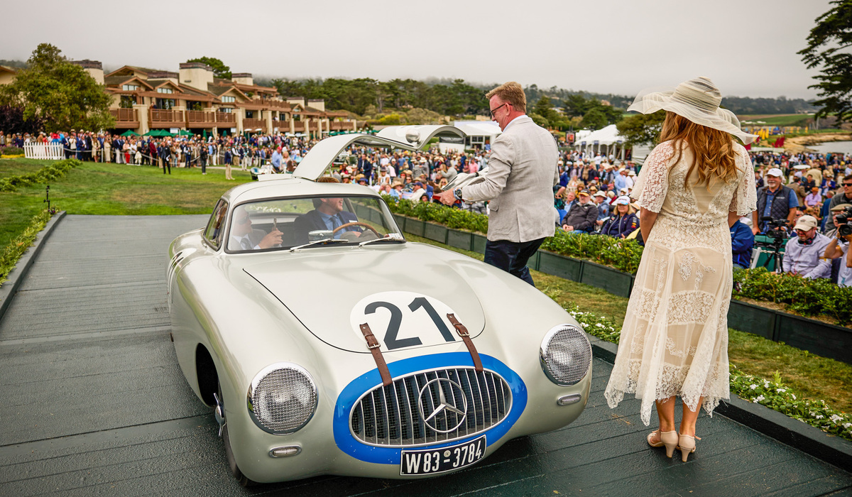 mid Groß-Gerau - Mercedes-Benz 300 SL Rennsportwagen (W 194) von 1952. Foto vom Pebble Beach Concours d'Elegance 2022. Mercedes-Benz Heritage