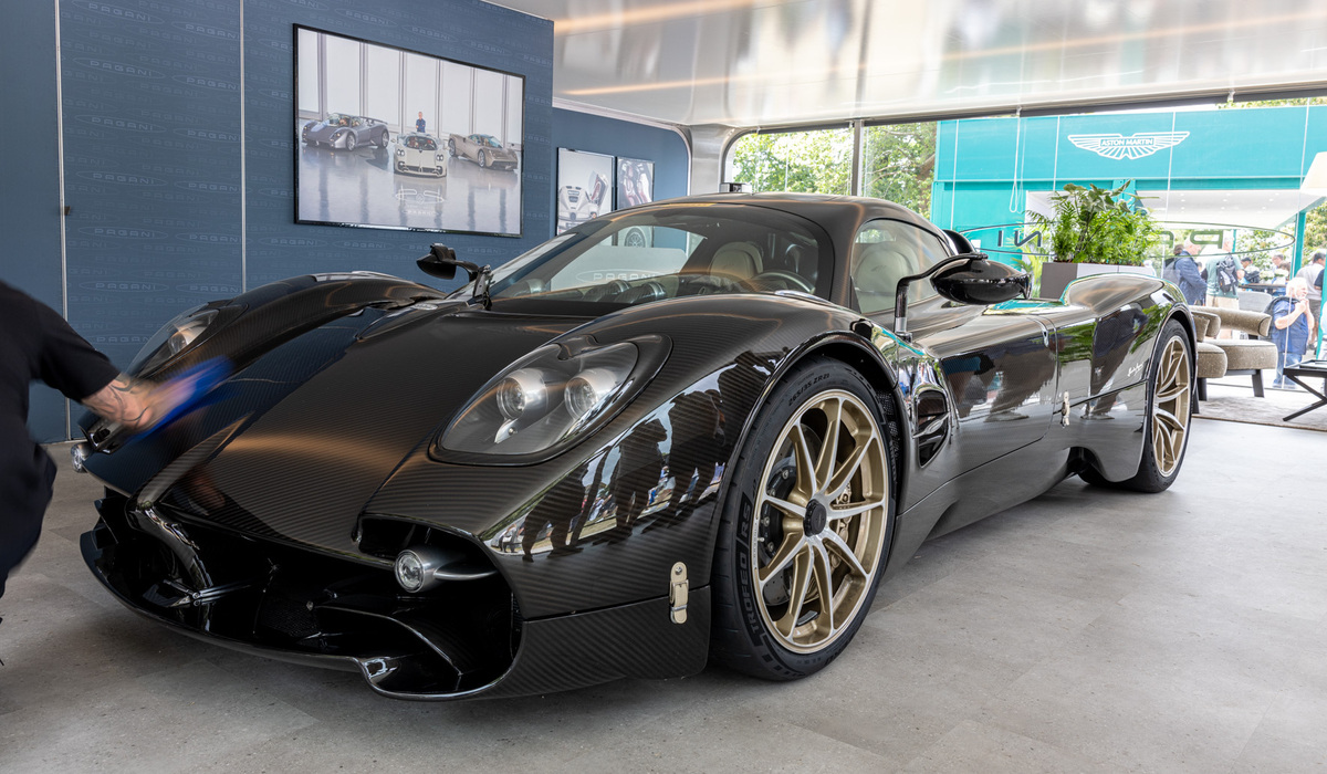 mid Goodwood - Das brandneue Pagani Utopia Hypercar war in voller Pracht zu sehen, mit passender Pirelli P Zero Trofeo RS Bereifung. Mike Neumann / mid