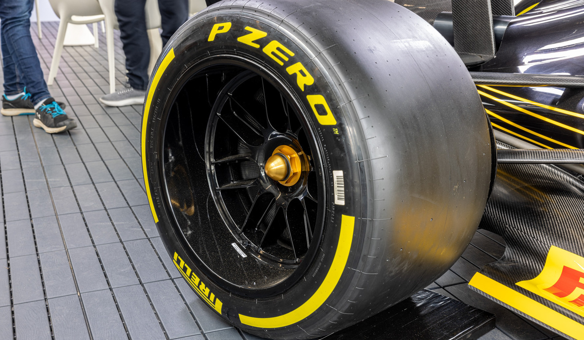 mid Goodwood - Der P Zero kommt auch im Motorsport zum Einsatz, zum Beispiel in der Königsklasse, der Formel 1. Mike Neumann / mid