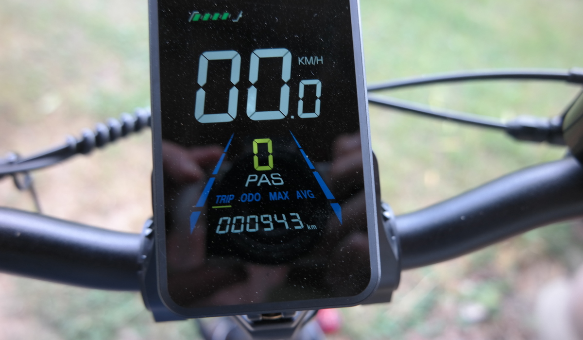 Schön bunt: Das große Display des Star ist mit eingeschalteter Beleuchtung nur schwer abzulesen Foto: SP-X/Rudolf Huber