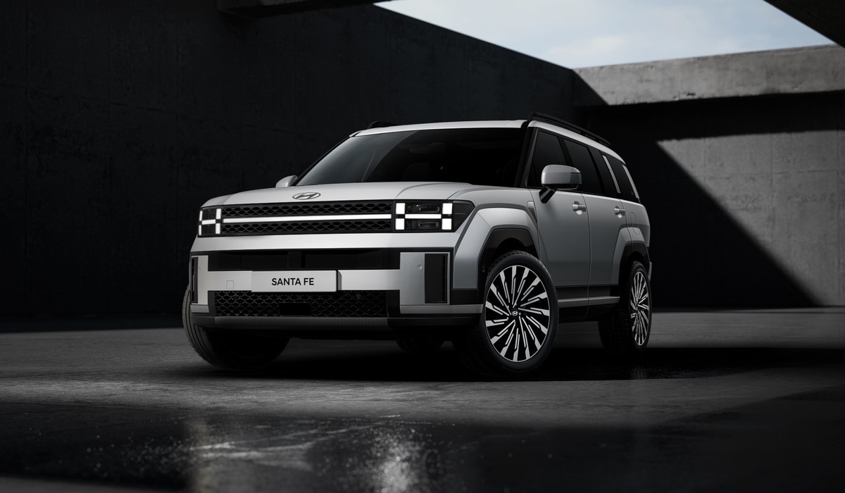 mid Groß-Gerau - Der erste vollständige Modellwechsel des Hyundai Santa Fe seit 2018 verändert die Optik des SUV deutlich. Hyundai Motor Deutschland GmbH