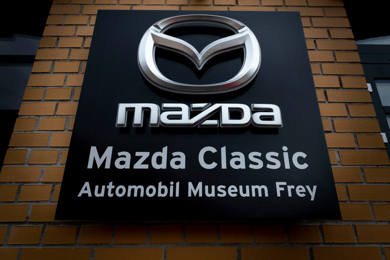Mazda zeigt historische Modelle