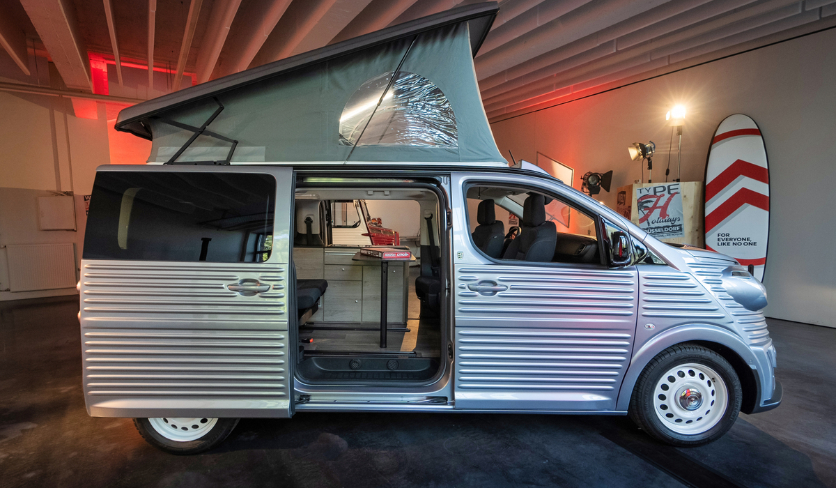 mid Düsseldorf - Von außen Retro-Chic, innen modern-komfortabel: der neue Citroen Type Holiday. Dani Heyne