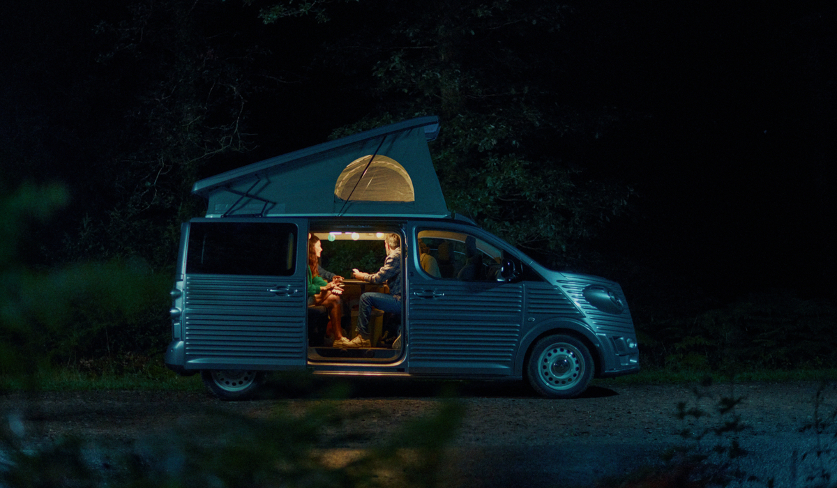 mid Düsseldorf - Romantisch: Eine Nacht im nostalgisch anmutenden Citroen Type Holiday. Citroen / Stellantis