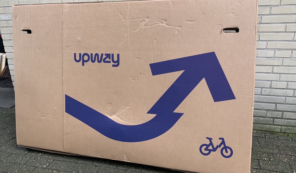 Angeliefert wurde das Upway-Bike in einem typischen Fahrradkarton Foto: SP-X/Mario Hommen