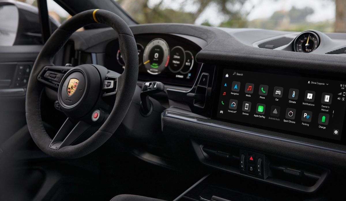 mid Groß-Gerau - Zur Serienausstattung zählt ein GT-Sportlenkrad mit Lenkradheizung. Porsche AG