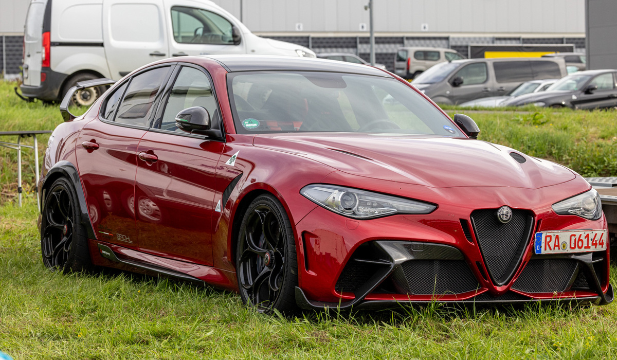 mid Pferdsfeld - Auch eine Giulia GTAm war zu bestaunen. Mike Neumann / mid