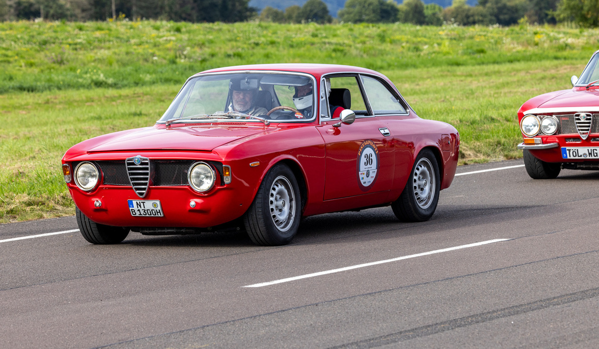 mid Pferdsfeld - Mit Startnummer und Helm bereit für die Strecke. Mike Neumann / mid