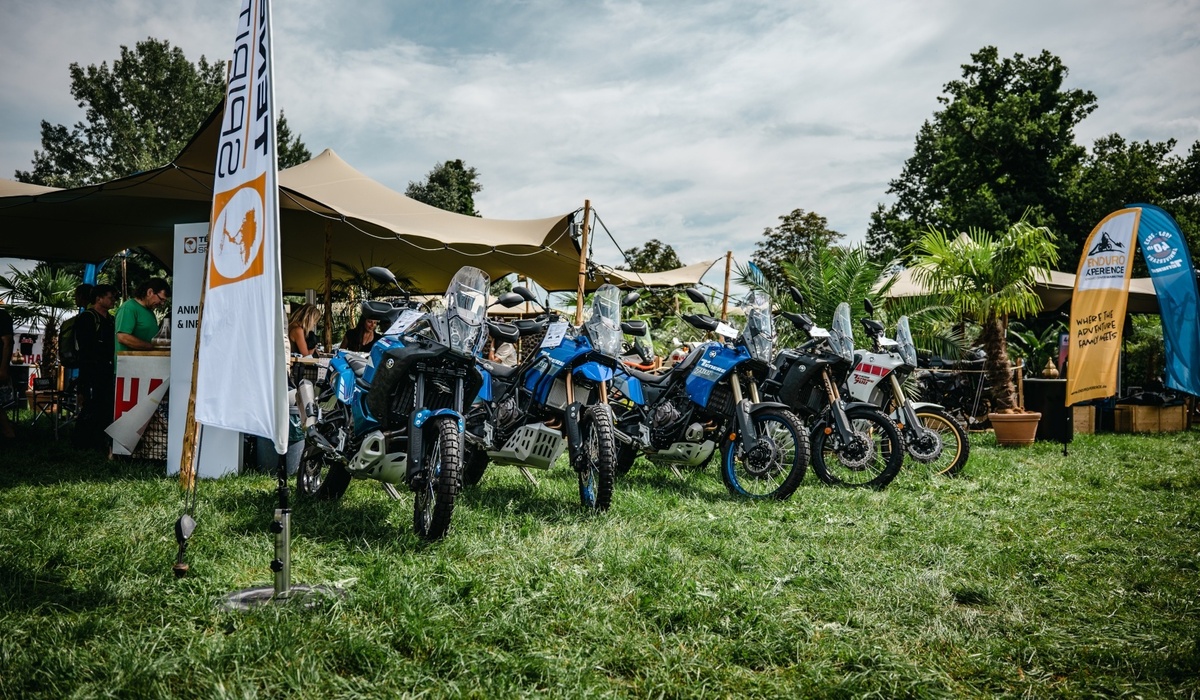 mid Groß-Gerau - Auf dem Gelände der Schlossbrauerei Maxlrain bei Rosenheim waren Modelle des Adventure-Bikes aus allen Epochen ausgestellt. Yamaha