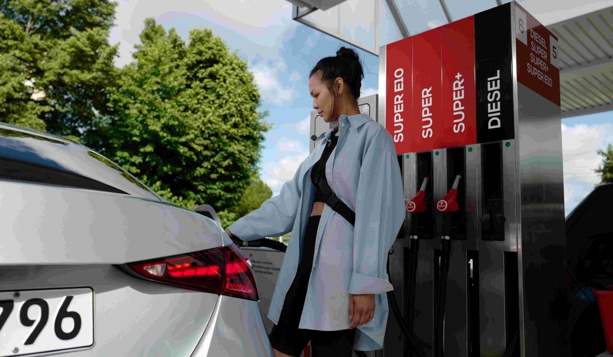mid Groß-Gerau - Das Tanken über Mercedes me Fuel&Pay ist an über 3.600 Tankstellen in Deutschland möglich. Mercedes-Benz