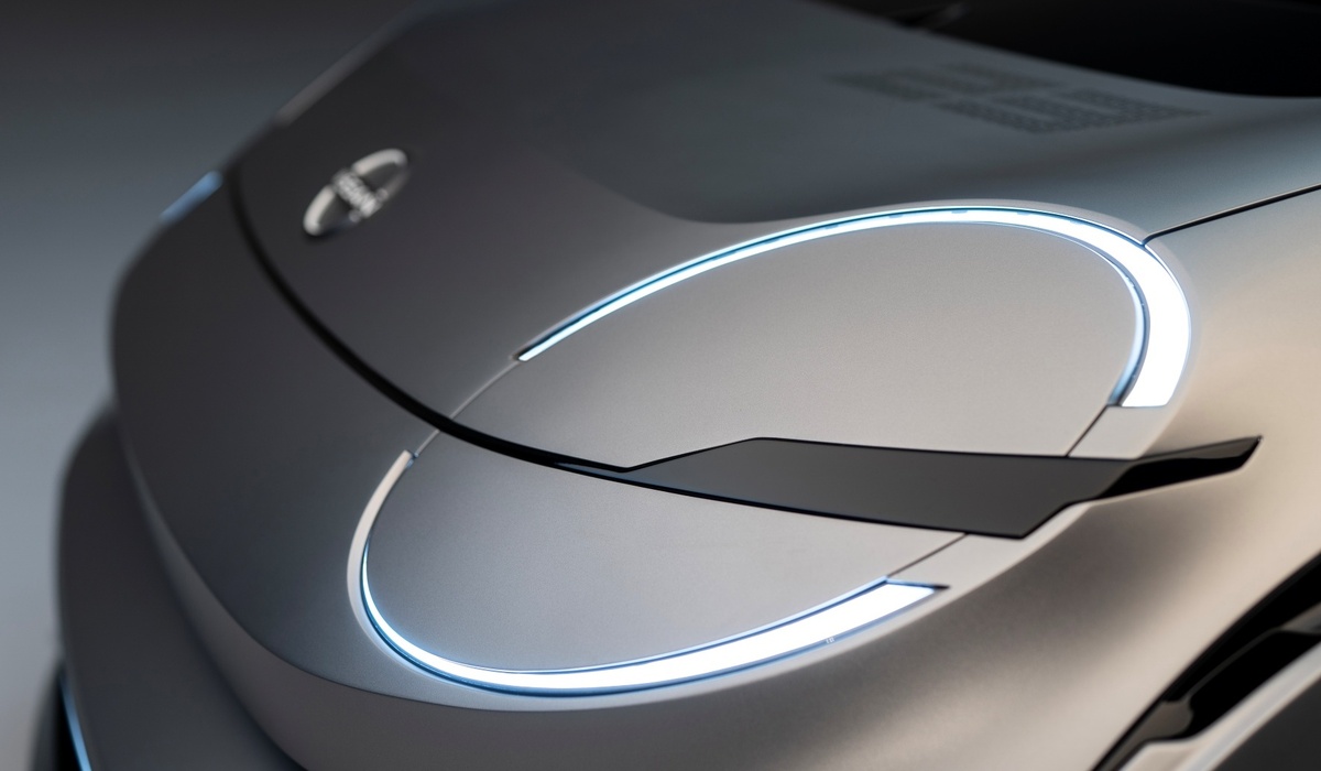 mid Groß-Gerau - Die klare glatte Frontpartie prägen markante halbkreisförmige LED-Frontscheinwerfer, die dem Fahrzeug ein freundliches