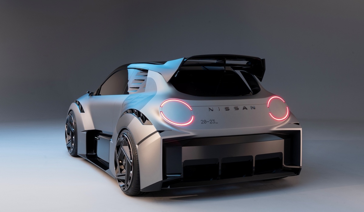 mid Groß-Gerau - Trotz seiner Größe beeinträchtigt der Spoiler nicht die Sicht nach hinten. Nissan