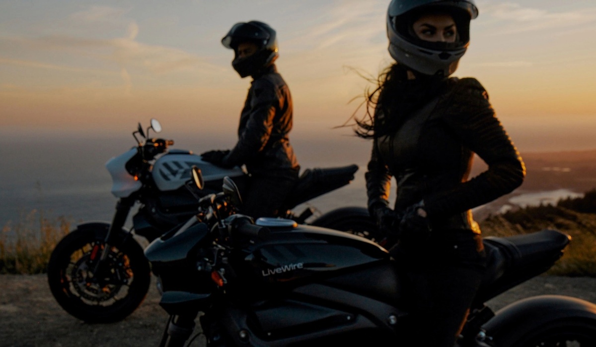 mid Berlin - Hinterm Horizont gehts weiter. Harley-Davidson