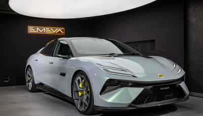 Lotus vollelektrischer Hyper-GT Emeya in Paris