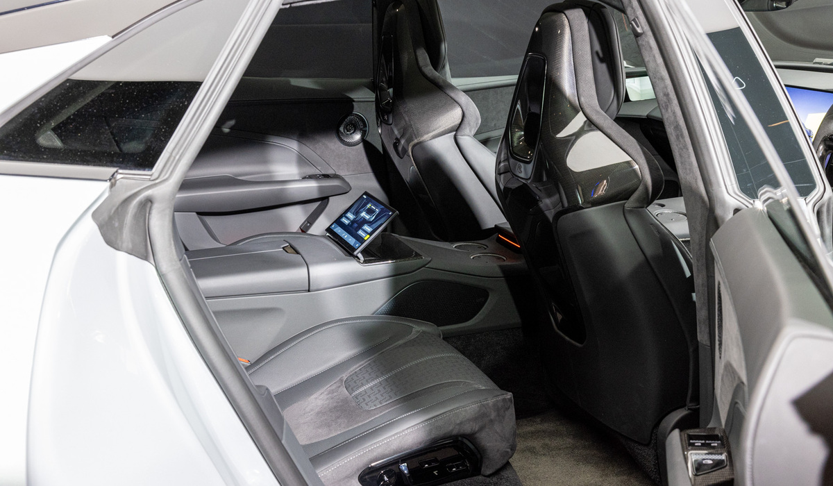 mid Paris - Luxus und Platz auch hinten. Mike Neumann / mid