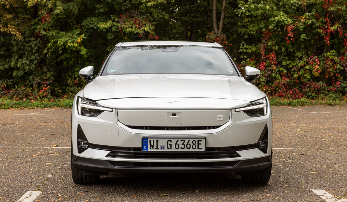 mid Groß-Gerau - Neu im Facelift ist der Kühlergrill, dahinter verbergen sich die Sensoren für die Assistenzsysteme. Mike Neumann / mid