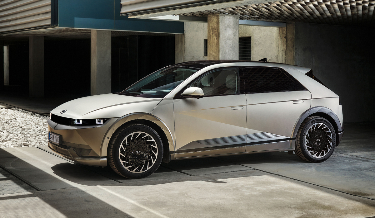 mid Düsseldorf - Elegant-modernes Crossovermodell: der Ioniq 5. Hyundai