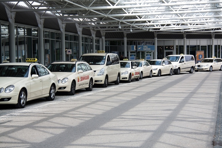 Warum Taxis in Deutschland beige sind
