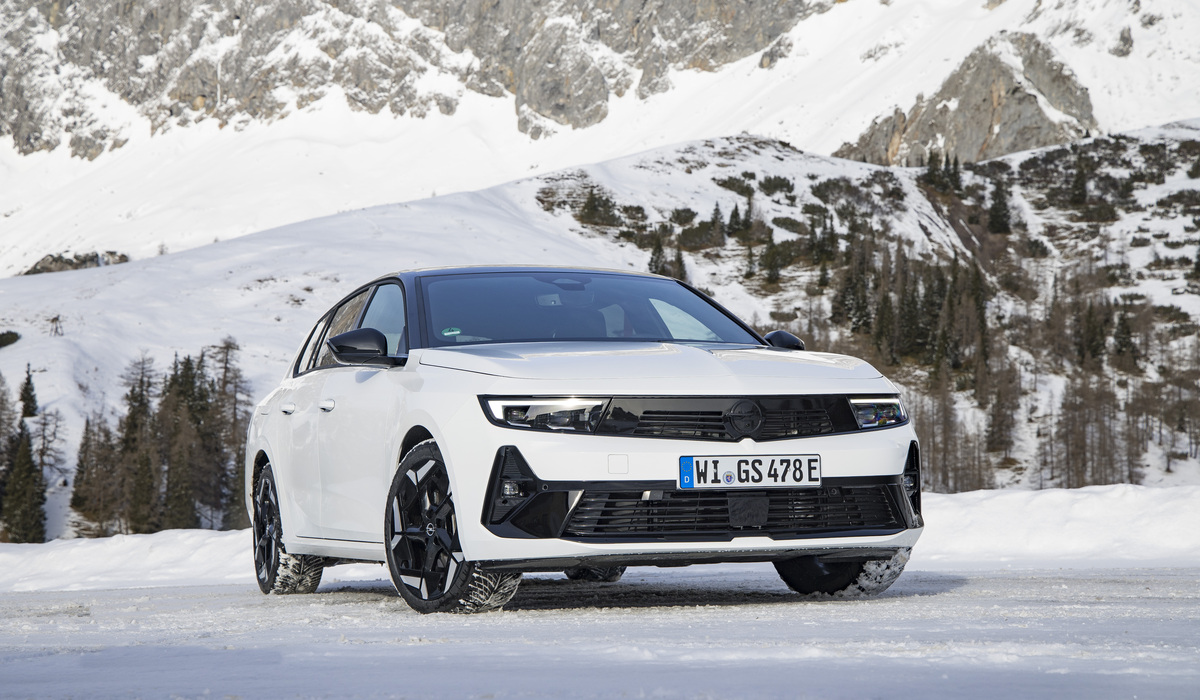 mid Groß-Gerau - Das GSe-Fahrwerk mit Koni-FSD-Technologie soll für eine ausgewogene Balance zwischen Dynamik und Komfort sorgen. Opel / Stellantis