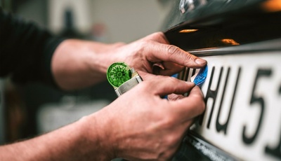 Die nächste HU-Plakette ist blau