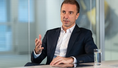 Opel Chef Florian Huettl bekräftigt Elektrifizierungsstrategie