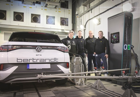 Bertrandt sorgt bei E-Auto-Rekordfahrt für die Idealroute