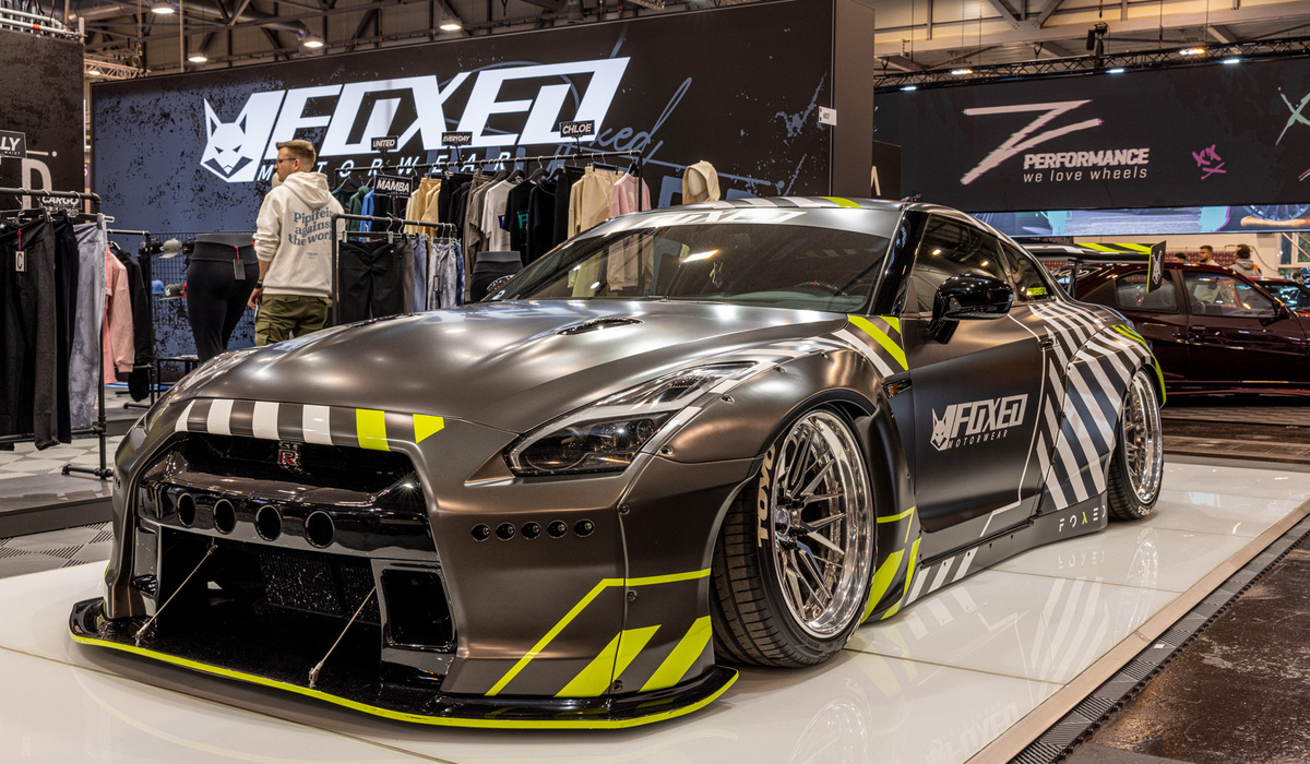 mid Essen - Godzilla, wie man den Nissan GT-R auch liebevoll nennt, in nicht mehr ganz Serie. Mike Neumann / mid