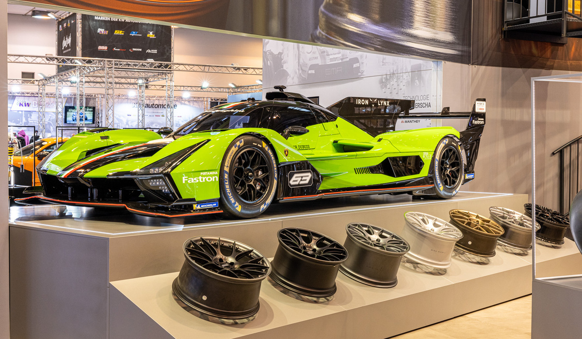 mid Essen - Bei KW wurde der Lamborghini SC63 mit 680 PS erstmals in Deutschland gezeigt. Mike Neumann / mid