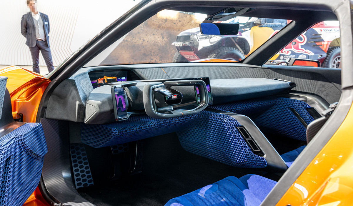 mid Brüssel - Der Innenraum vom FT-Se wirkt sehr futuristisch. Mike Neumann / mid