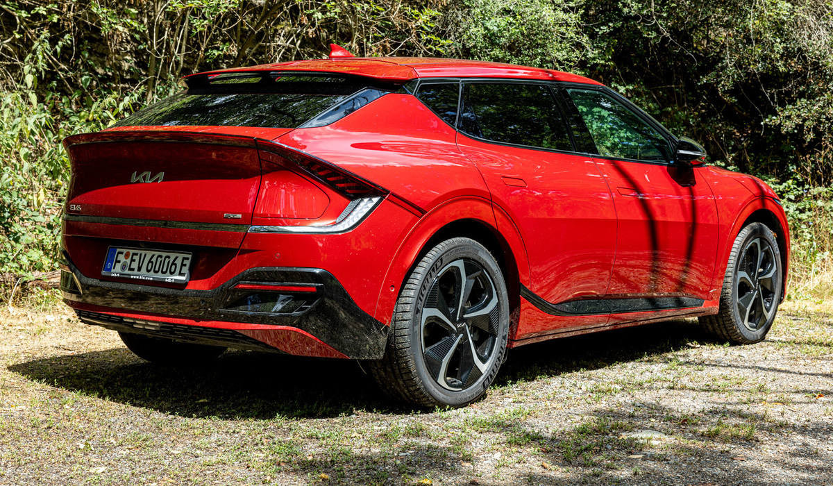 mid Groß-Gerau - Mit 239 kW/325 PS, 605 Nm Drehmoment und Allradantrieb geht es im EV6 sportlich voran. Mike Neumann / mid