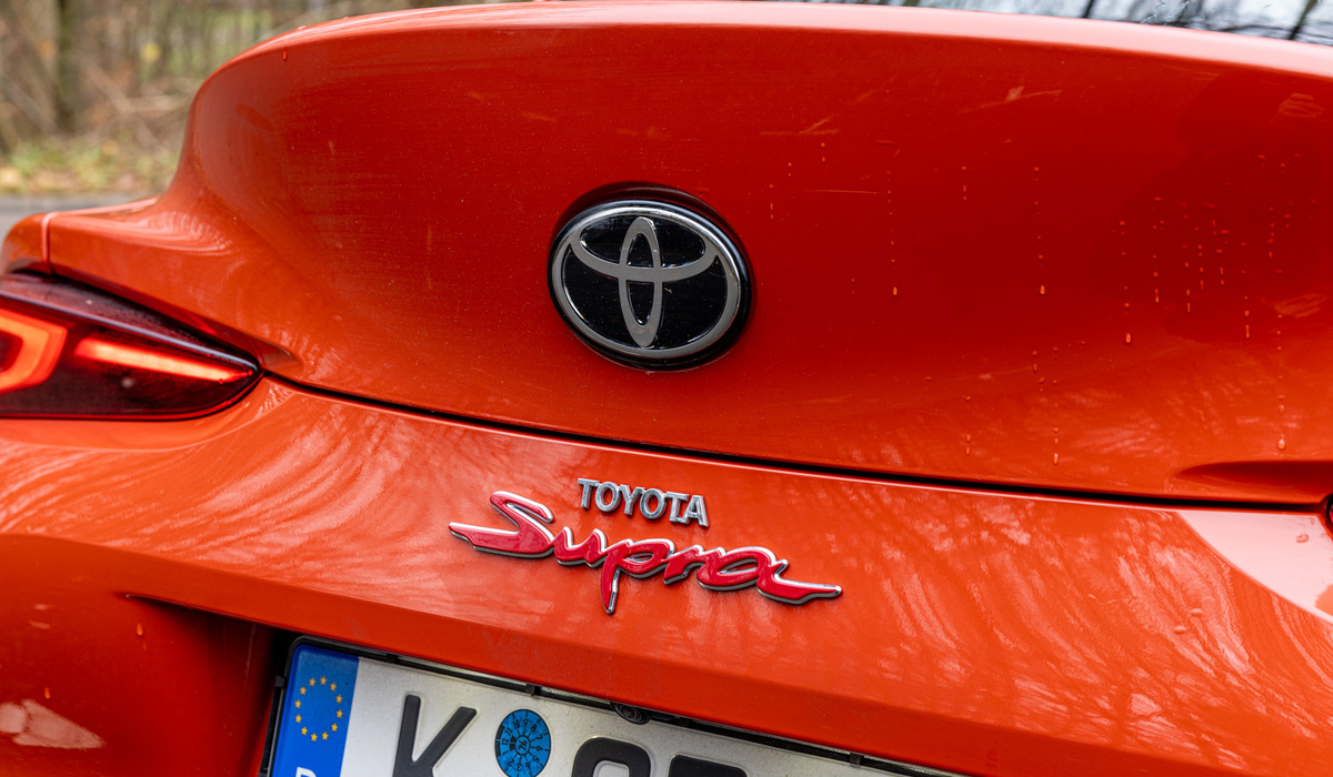 mid Groß-Gerau - Die handgeschaltete Variante ist am roten