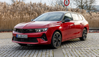 Erste Fahrt im vollelektrischen Opel Astra Sports Tourer
