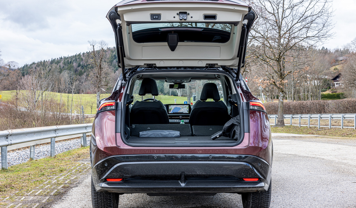 mid München - 1.280 Liter lassen sich maximal im Kofferraum verstauen, die Rückbank ist im 60/40 Format teilbar und umklappbar. Mike Neumann / mid