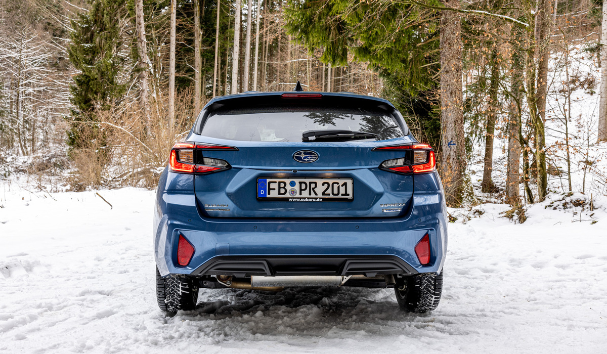 mid München - 13 Zentimeter Bodenfreiheit weist der Impreza auf, beim Crosstrek sind es sogar 22 Zentimeter. Mike Neumann / mid