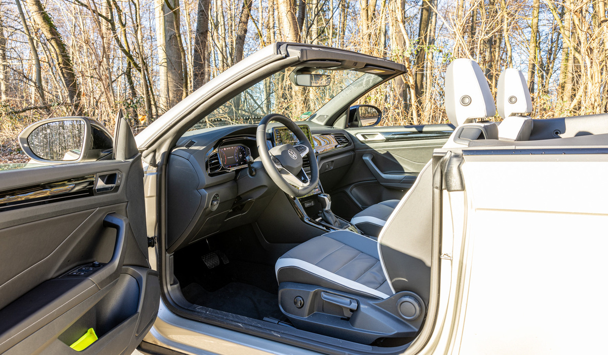 mid Groß-Gerau - Einsteigen und wohlfühlen - die VW T-Roc Cabriolet-Variante ist eine Empfehlung für junge und junggebliebene Kunden. Mike Neumann / mid