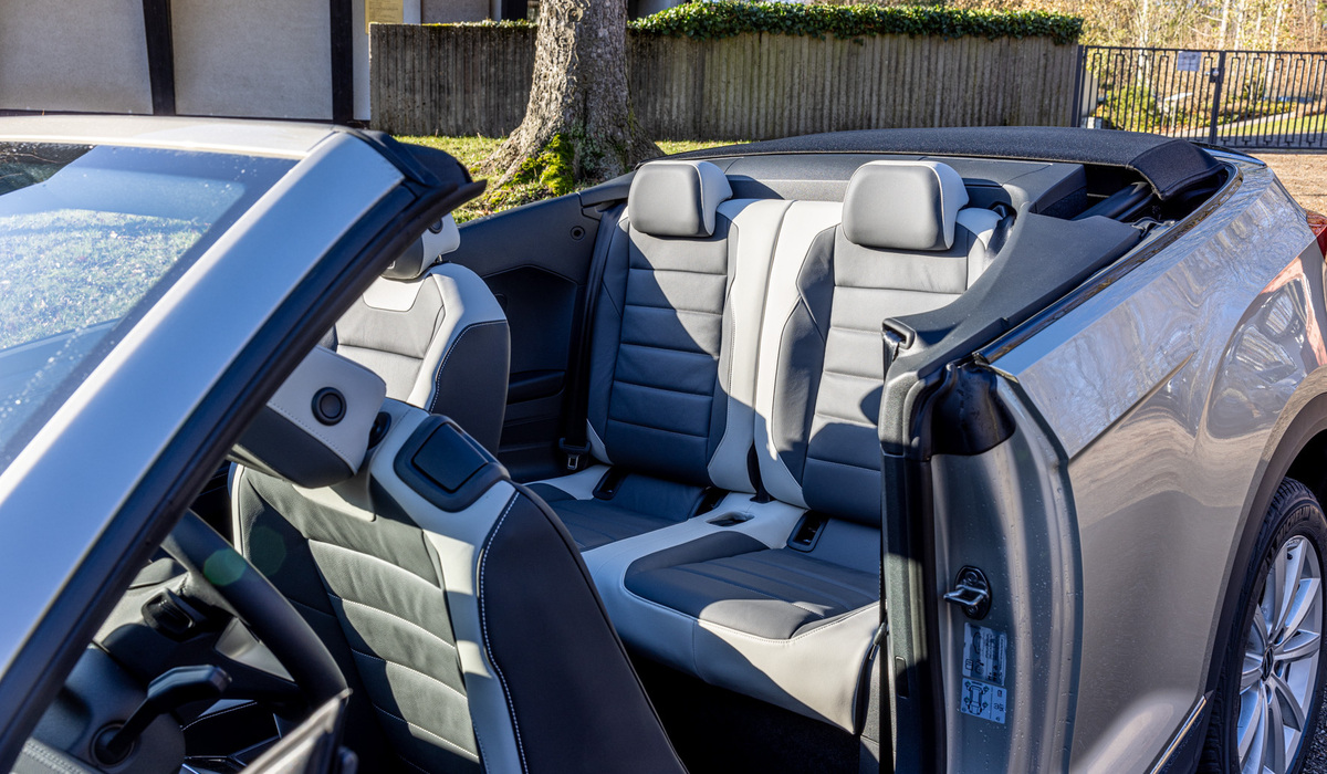 mid Groß-Gerau - Im Fond geht es bei der Beinfreiheit etwas enger zu, zwei Isofix-Halterungen für Kindersitze sind vorhanden. Mike Neumann / mid