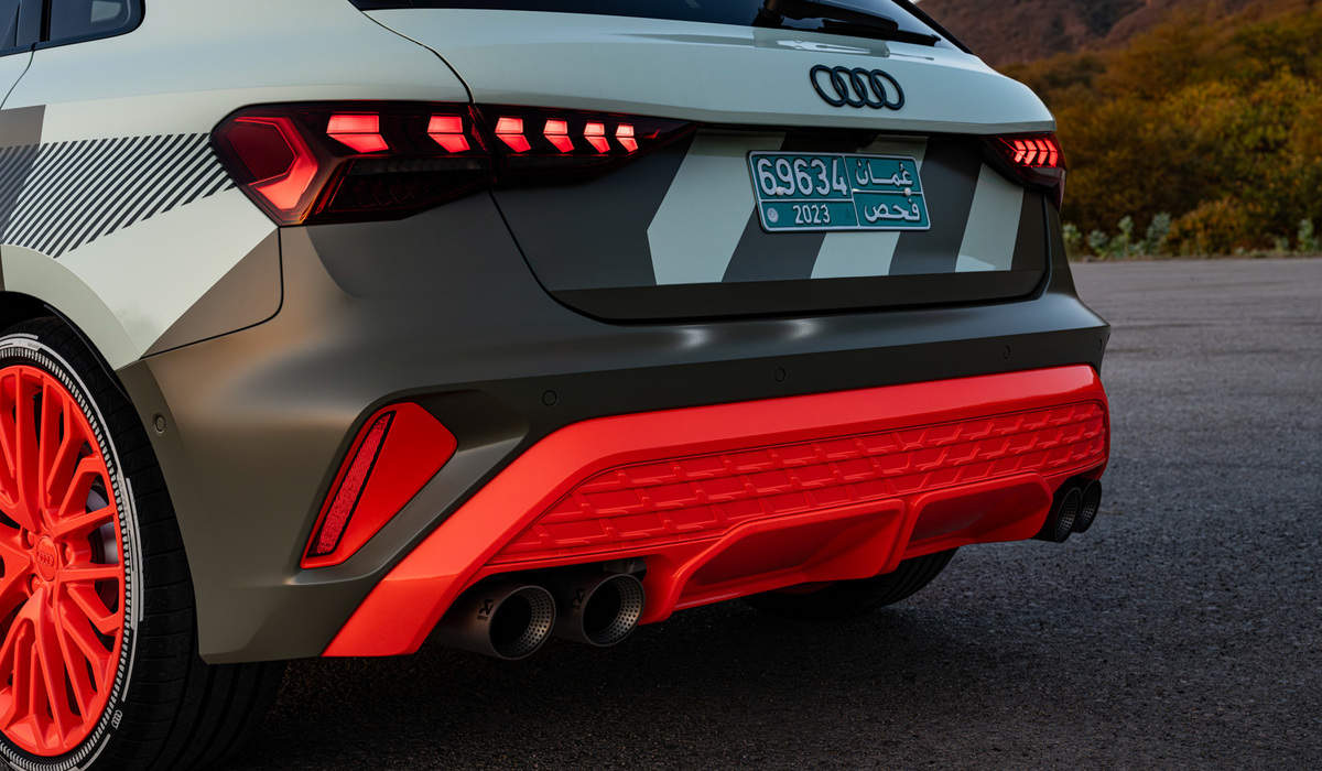 mid Oman - Zwei neue 19-Zoll-Reifen der Dimension 235/35 sind im Angebot: ein Performance-Reifen, der sich durch optimiertes Trocken-Handling und verbessertes Bremsverhalten auszeichnet, sowie ein besonders sportlicher Reifen von Falken. Audi